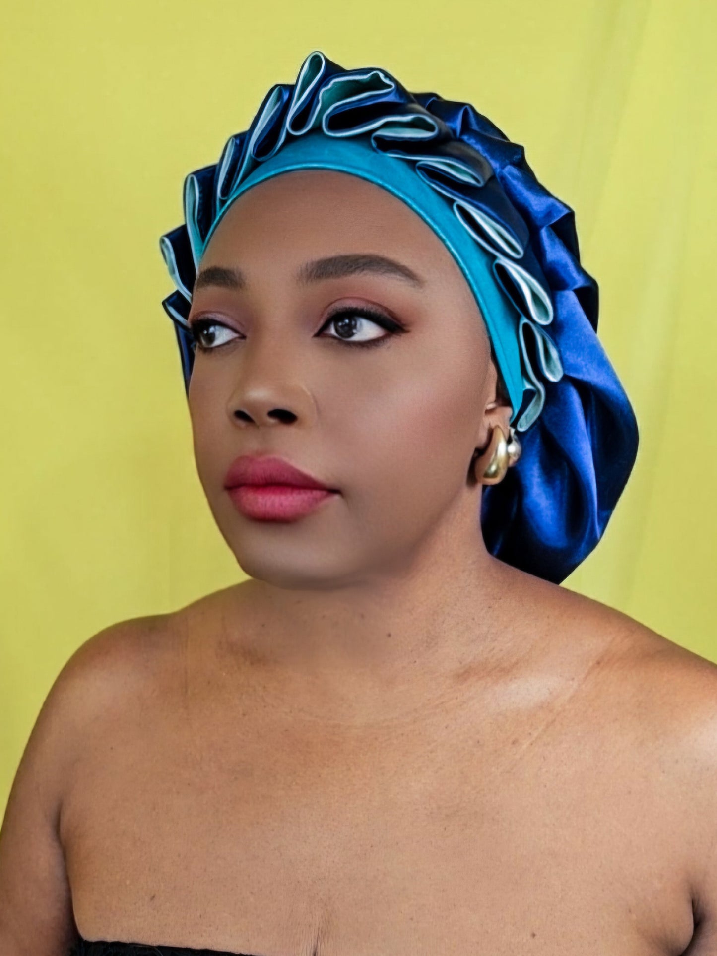 Bonnet en satin chantilly- Bleu nuit (no16)