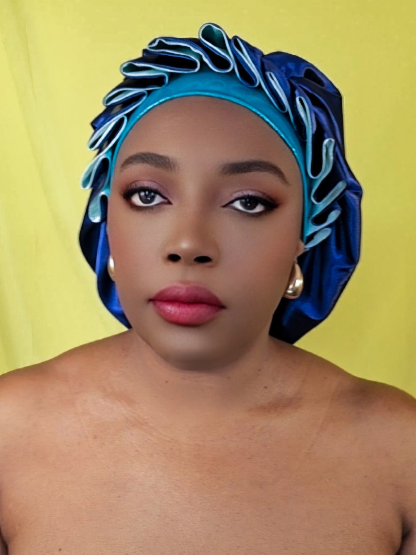 Bonnet en satin chantilly- Bleu nuit (no16)
