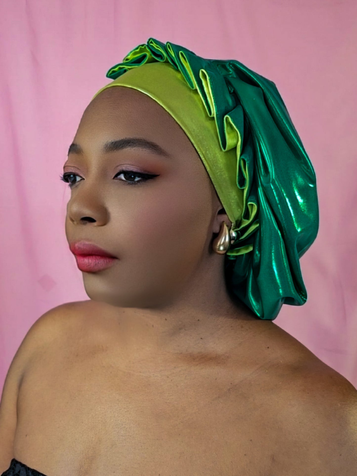 Bonnet en satin chantilly -vert foncé brillant (no22)