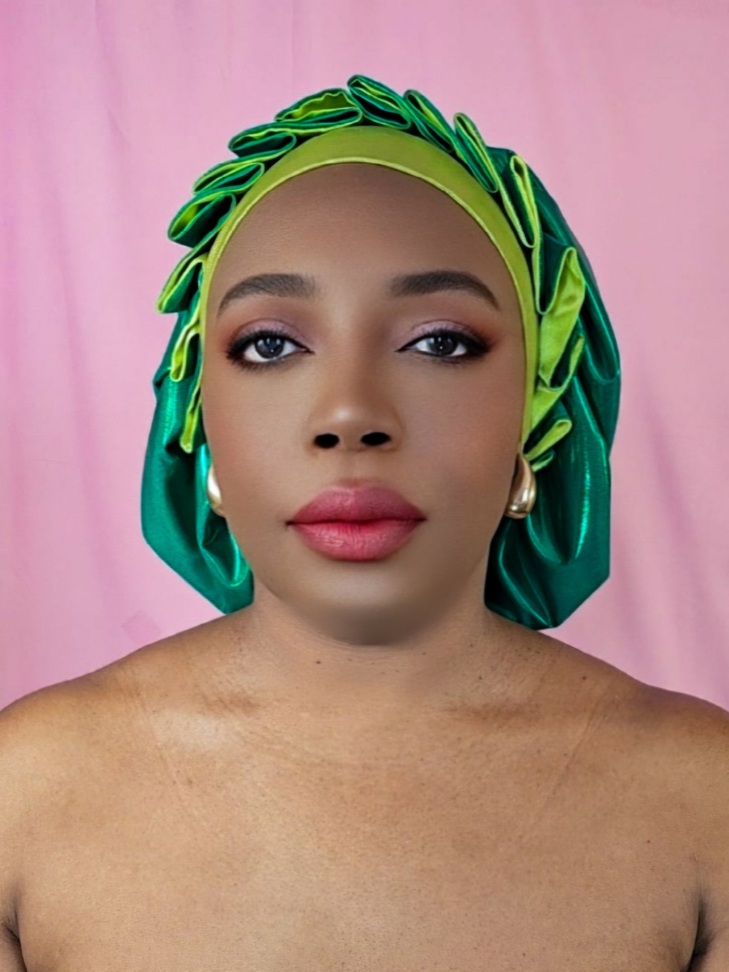 Bonnet en satin chantilly -vert foncé brillant (no22)