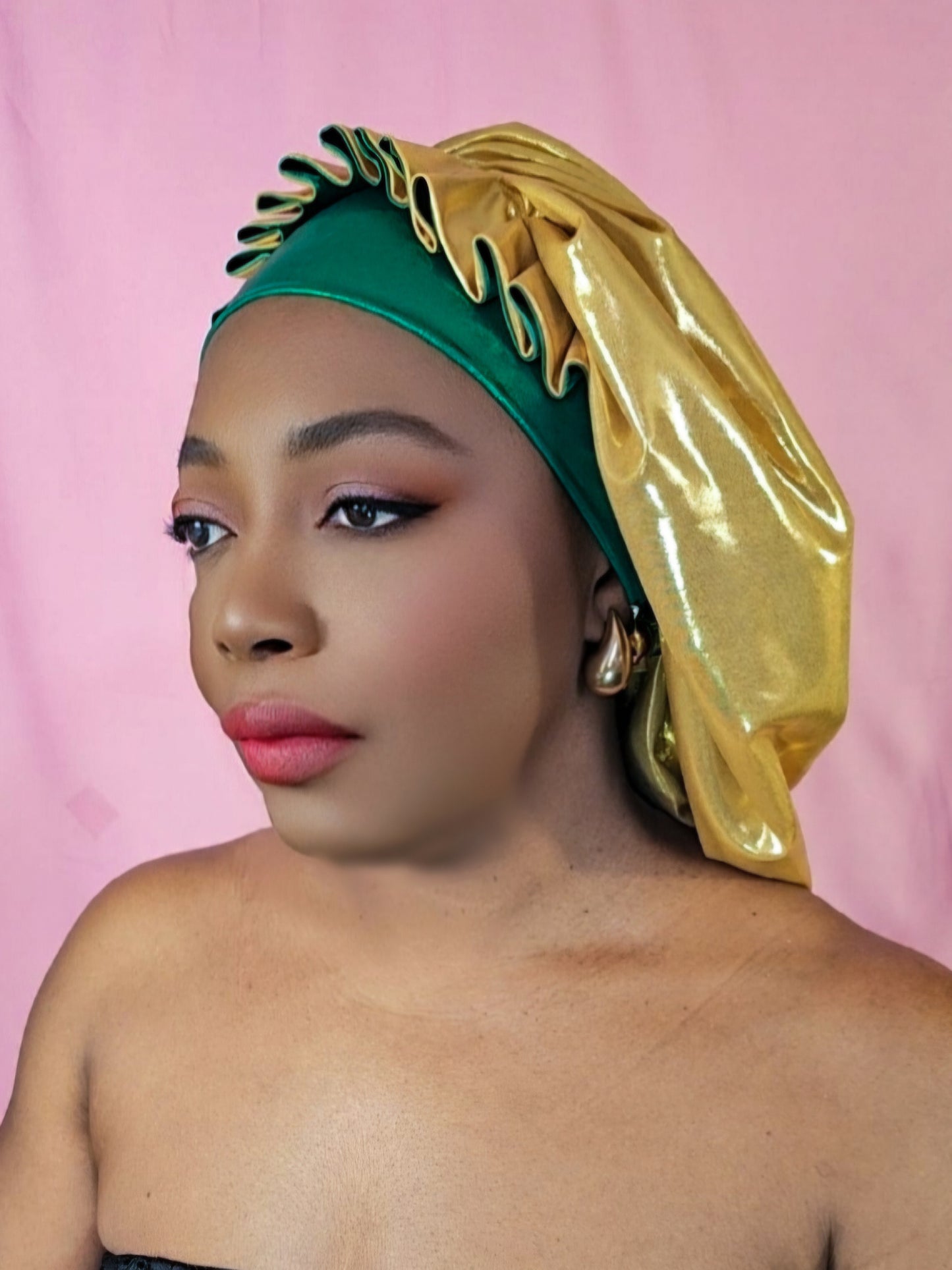 Bonnet en satin chantilly- Or brillant (no19)