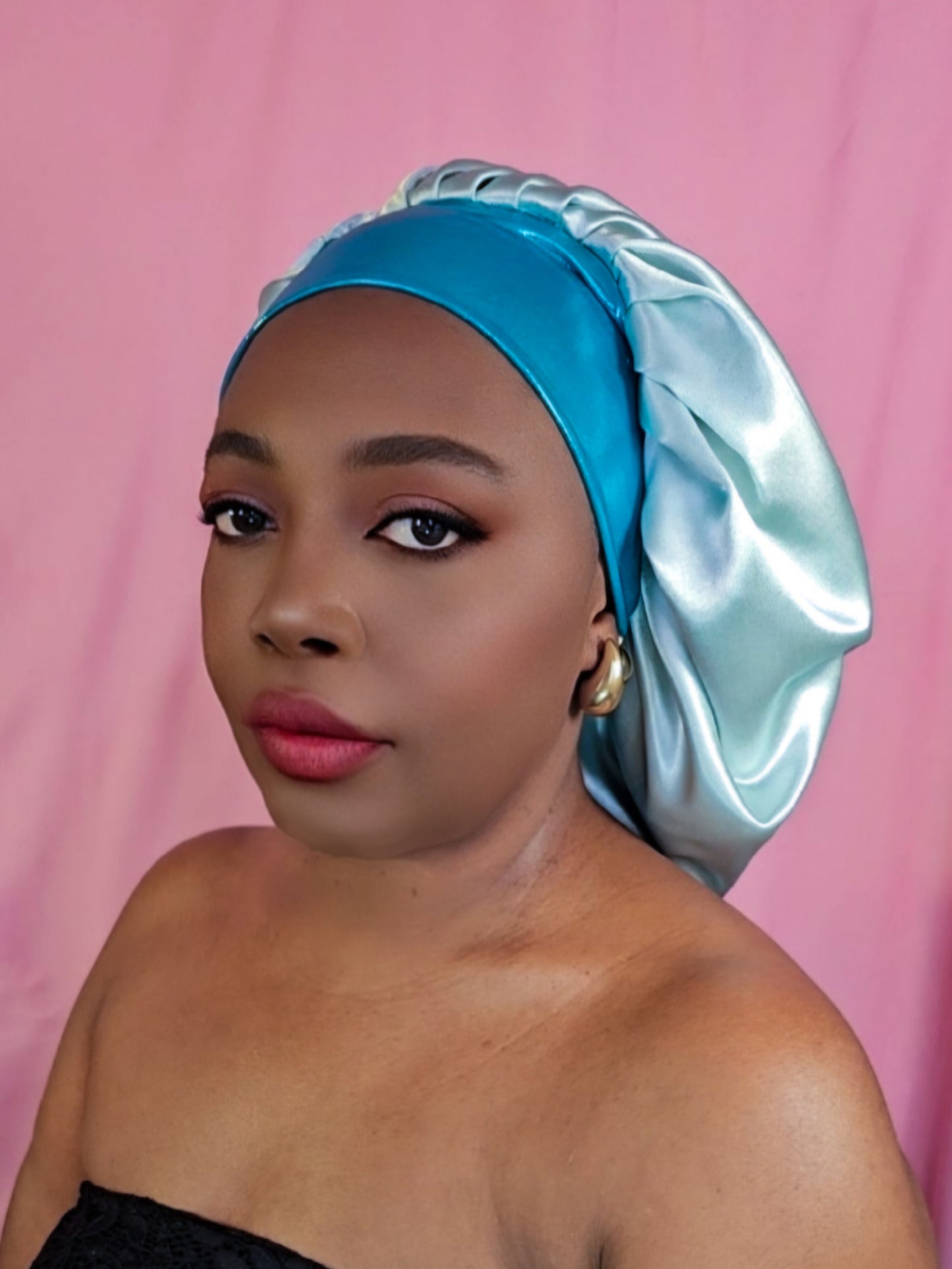 Bonnet en satin chantilly- Bleu nuit (no16)