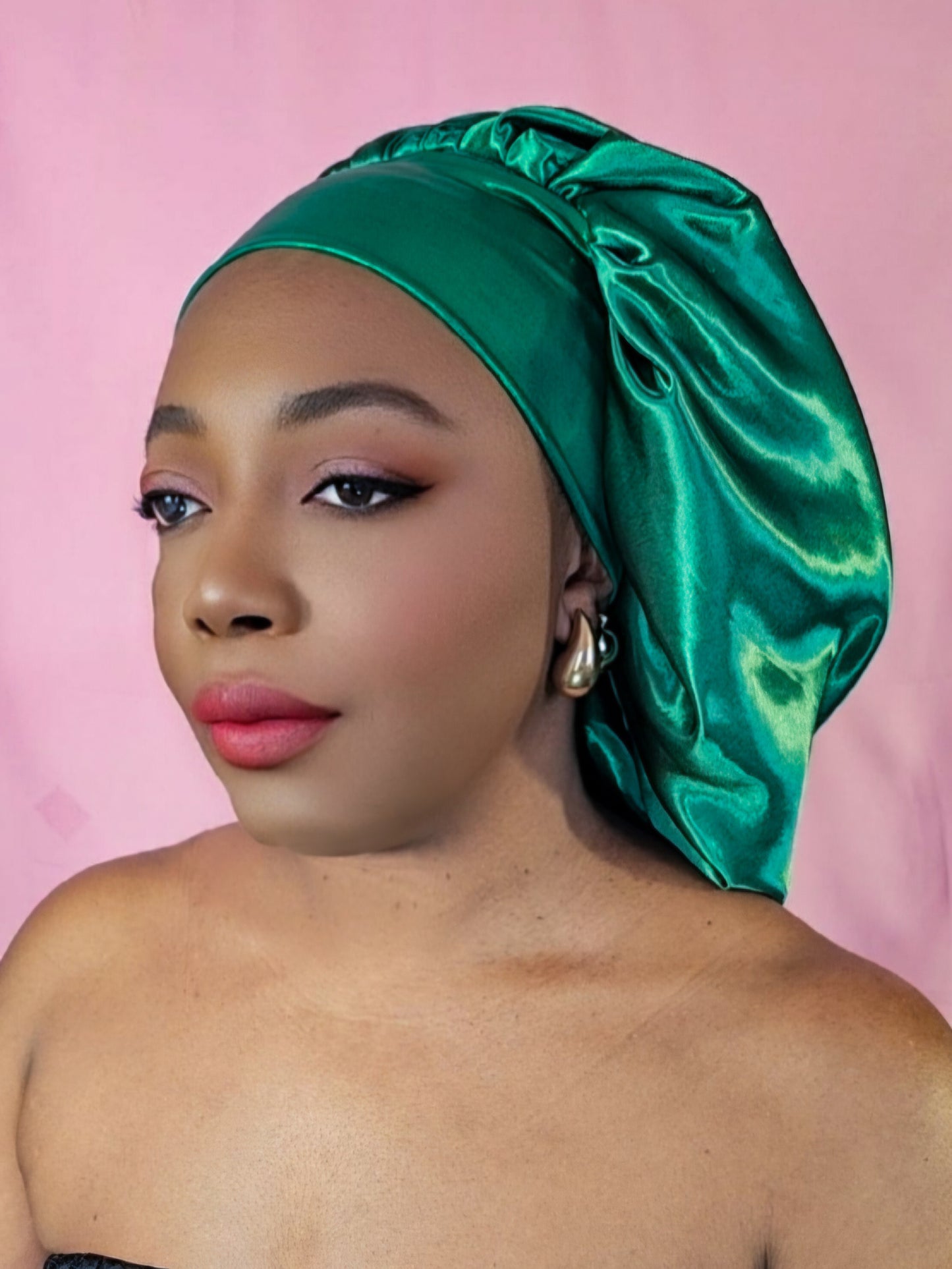 Bonnet en satin chantilly- Or brillant (no19)