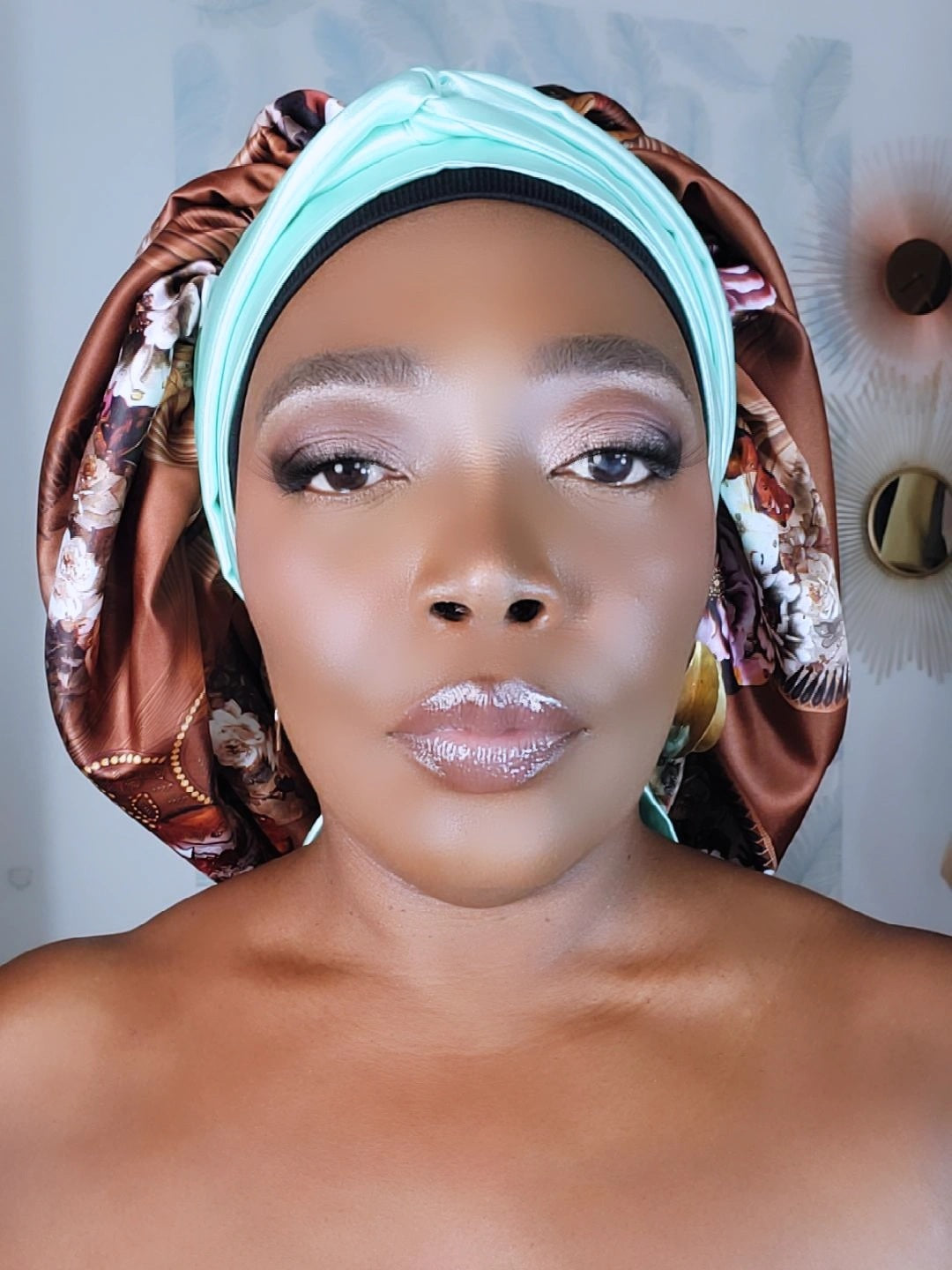 Bonnet en satin FICELLE. L - floral marron